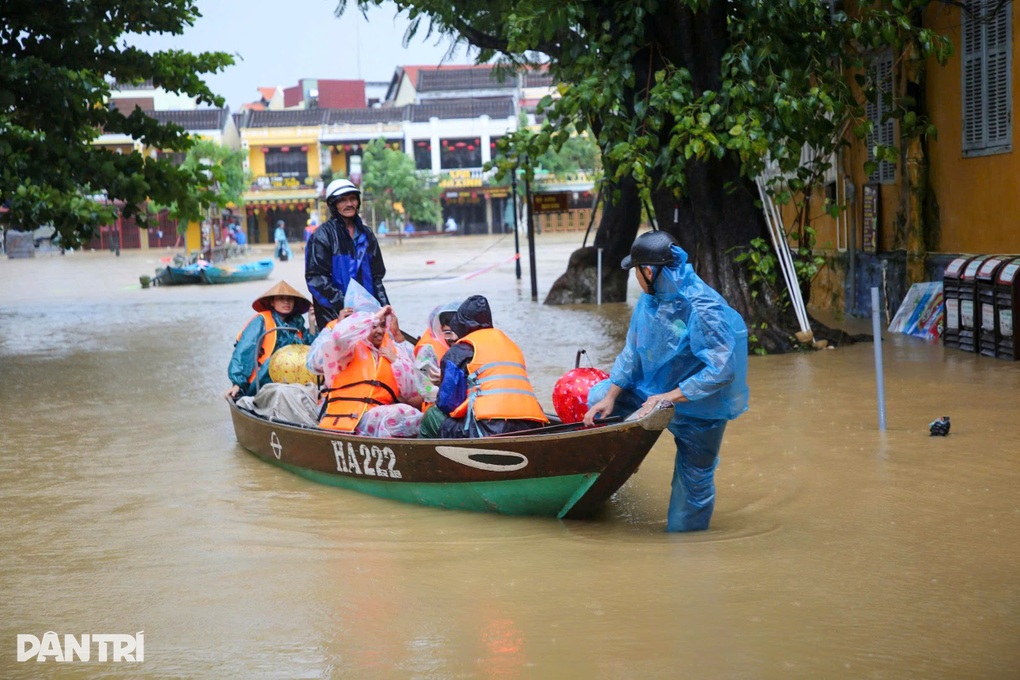 Nước sông Thu Bồn có thể vượt đỉnh lũ lịch sử năm 1964 - 1 Nước sông Thu Bồn có thể vượt đỉnh lũ lịch sử năm 1964 - 1