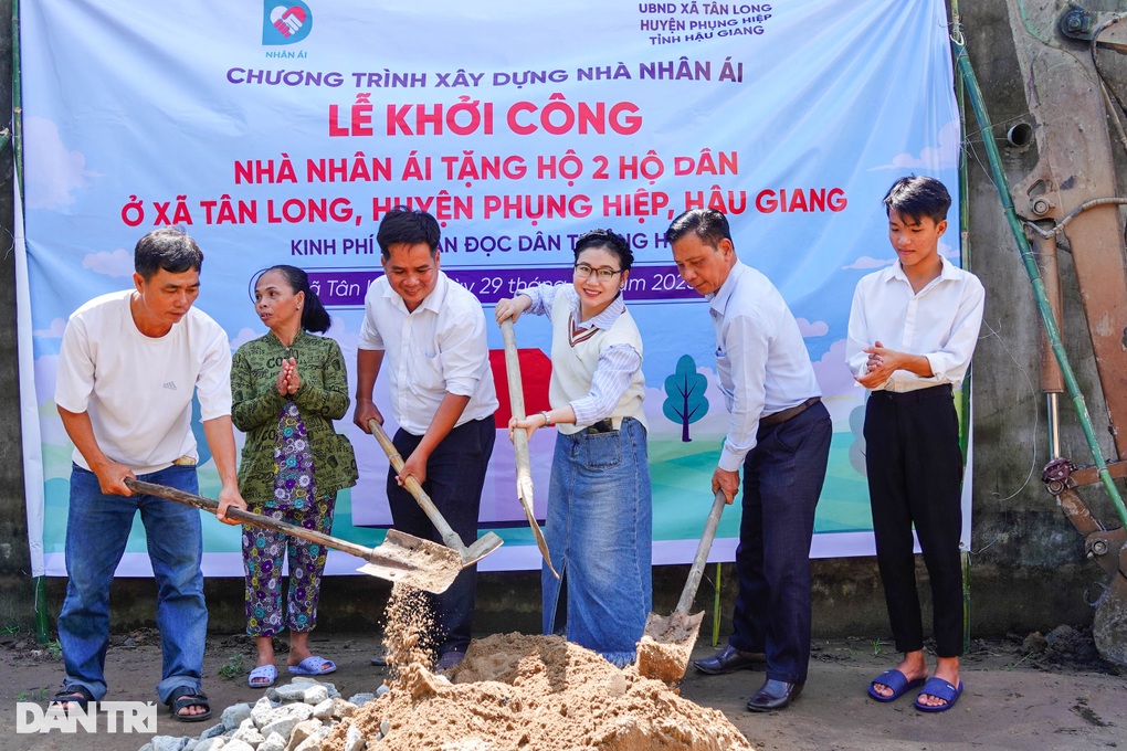 Khởi công 2 ngôi nhà Nhân ái ở Hậu Giang trước ngày sáp nhập tỉnh - 2 Khởi công 2 ngôi nhà Nhân ái ở Hậu Giang trước ngày sáp nhập tỉnh - 2