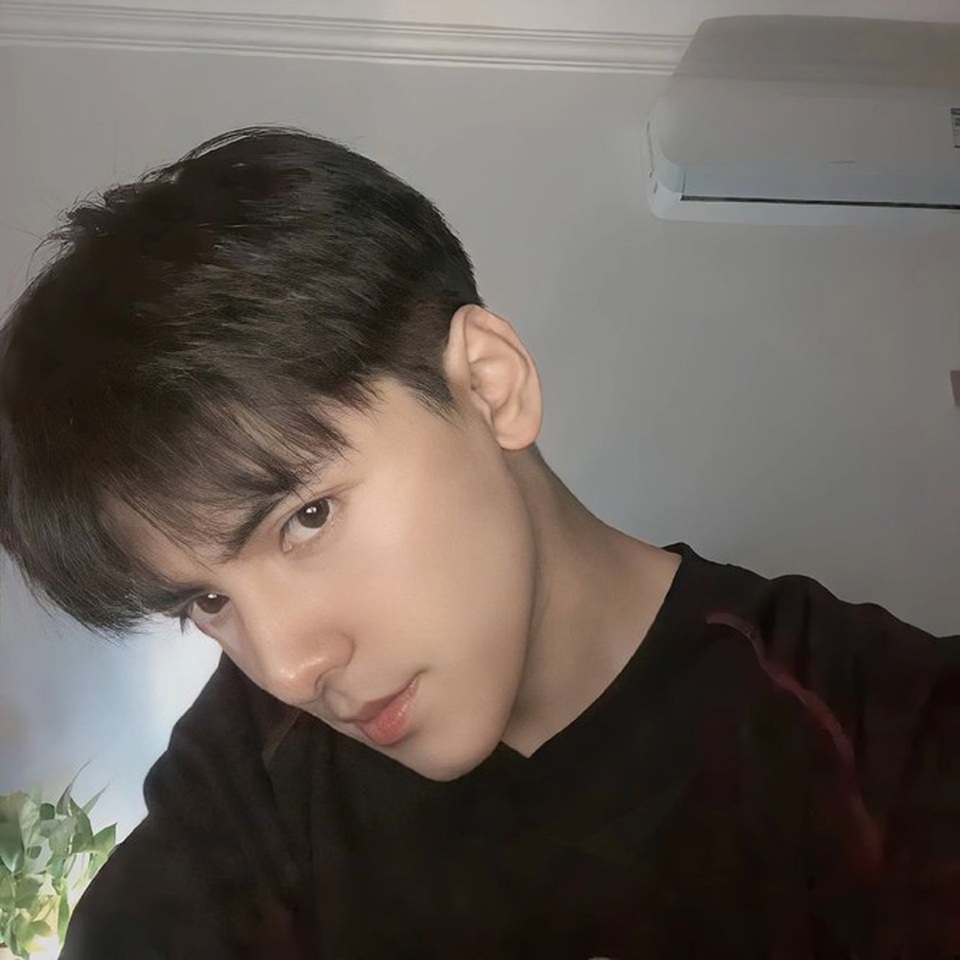 Nhan sắc của cựu nam sinh trường Ams mang hai dòng máu - 9 Nhan sắc của cựu nam sinh trường Ams mang hai dòng máu - 9