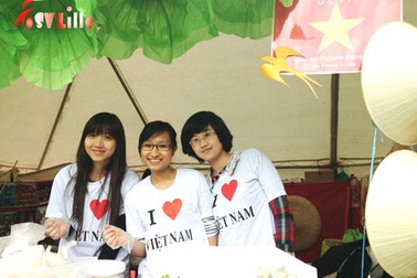 Rộn ràng lễ hội Mix'Cité với du học sinh Việt tại Lille