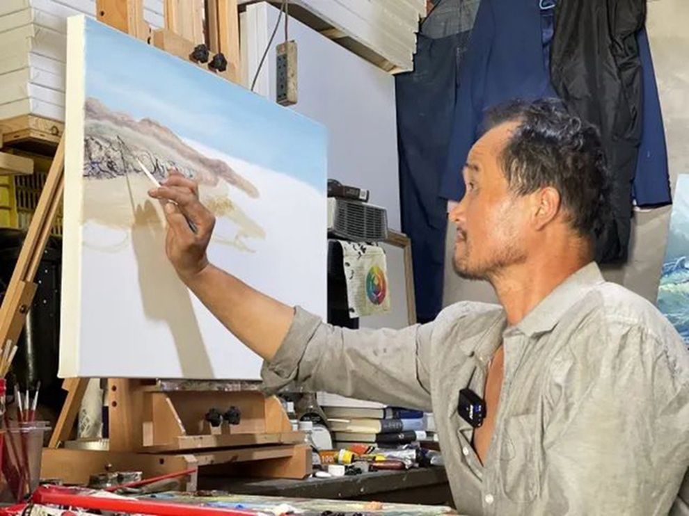 Người đàn ông thu gom phế liệu trở thành họa sĩ đắt giá - 1 Người đàn ông thu gom phế liệu trở thành họa sĩ đắt giá - 1