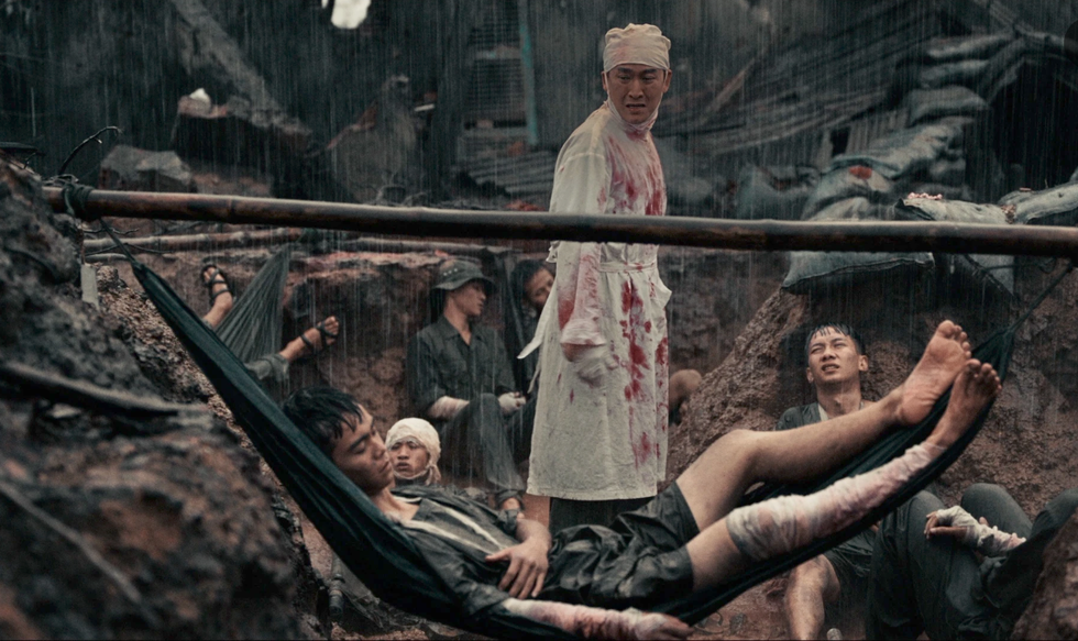 Mưa đỏ: Cột mốc chói lọi của phim lịch sử - chiến tranh cách mạng - 1