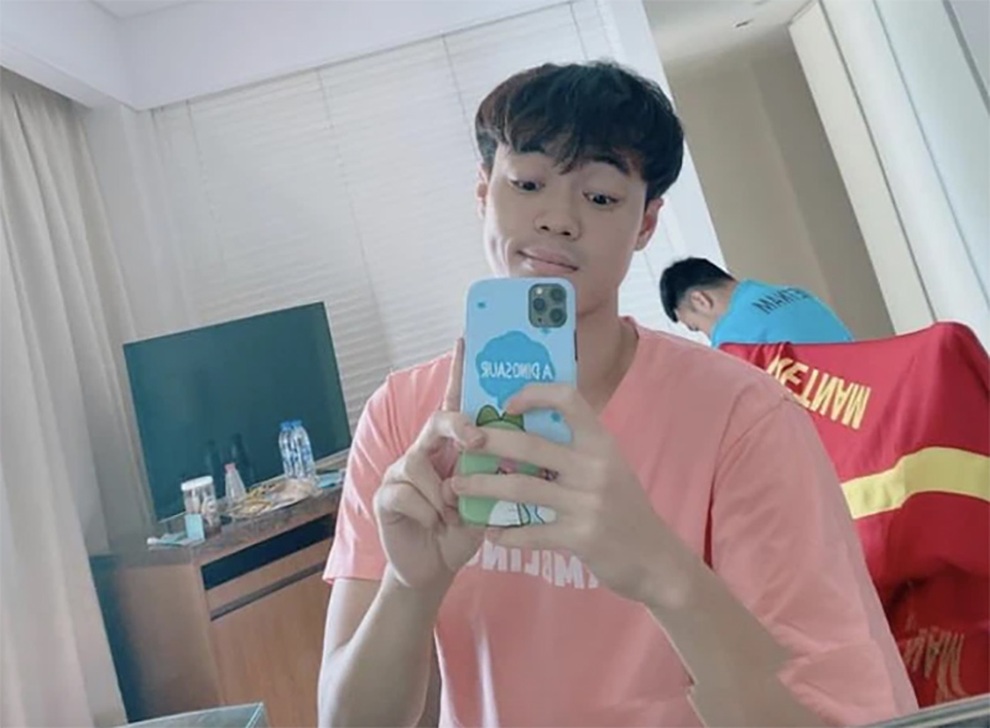 Văn Toàn trấn an người hâm mộ sau khi dính chấn thương - 1