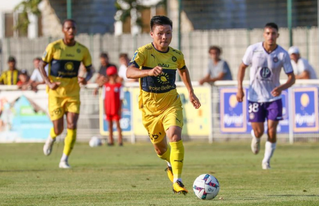 Quang Hải sáng cửa đá chính ở Pau FC - 2 Quang Hải sáng cửa đá chính ở Pau FC - 2