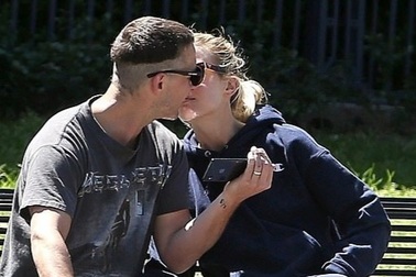 "Sao" phim "Robot đại chiến" tái hợp với vợ cũ