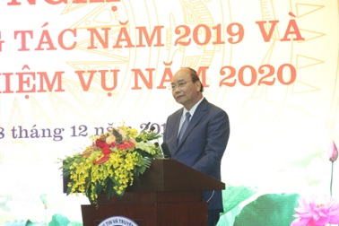 Thủ tướng: Bộ TT & TT đã đấu tranh thẳng thắn với Google, Facebook