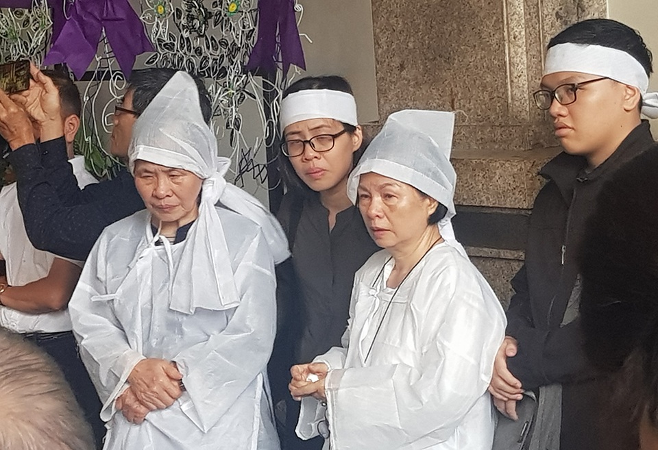 Tiễn biệt nhạc sĩ Nguyễn Văn Tý về nơi an nghỉ cuối cùng - 3 Tiễn biệt nhạc sĩ Nguyễn Văn Tý về nơi an nghỉ cuối cùng - 3