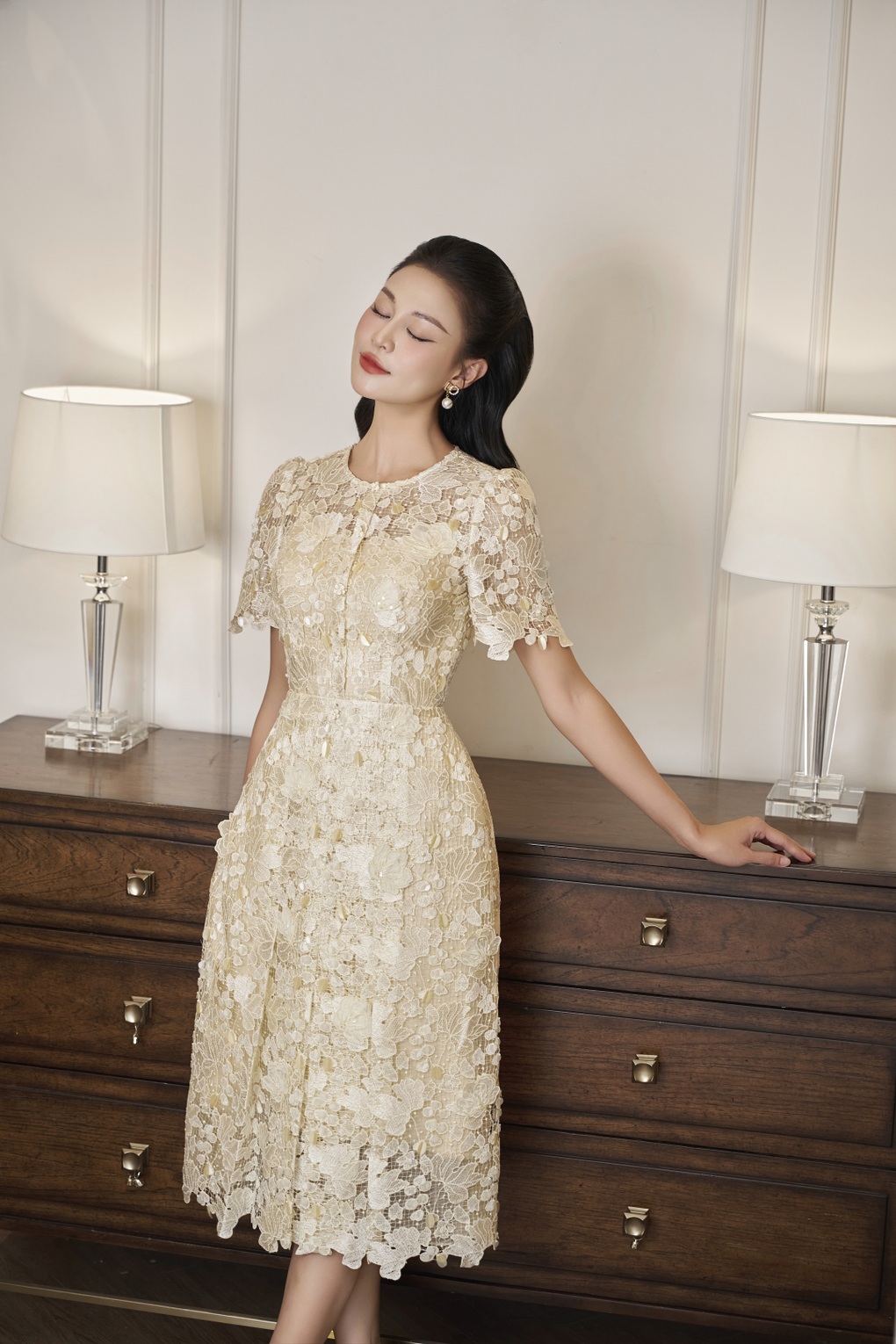 Mốt đầm dạ hội vừa tôn dáng, vừa sang trọng dành cho phái đẹp - 3 Mốt đầm dạ hội vừa tôn dáng, vừa sang trọng dành cho phái đẹp - 3