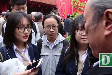 Hàng nghìn người tham dự ngày Thơ Việt Nam sáng 11/2