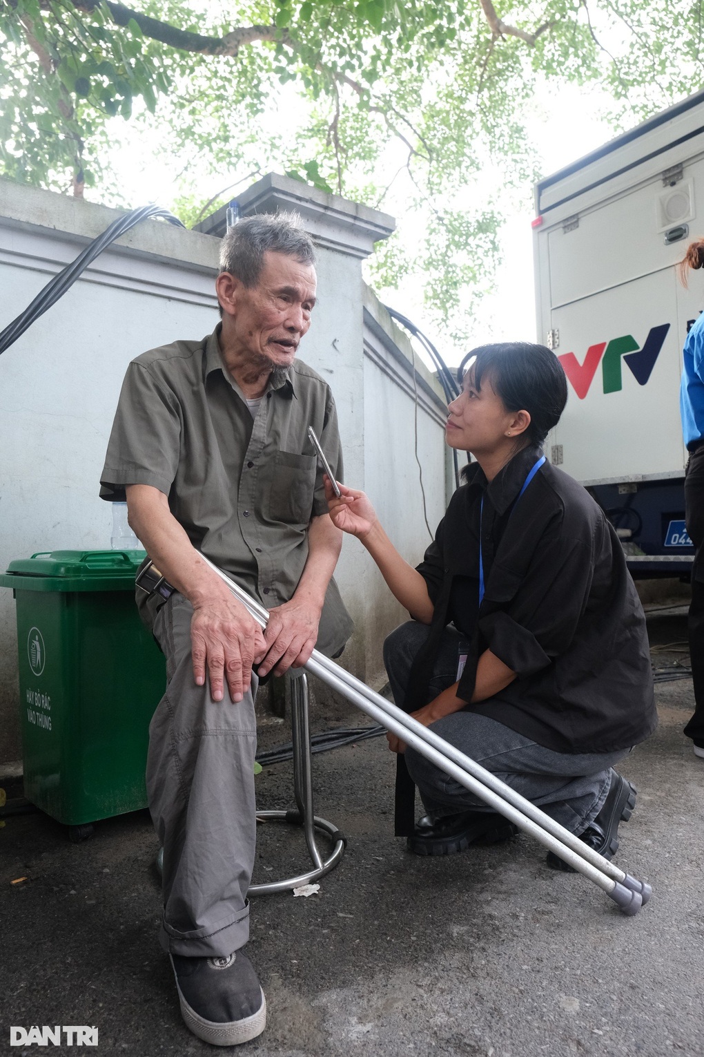 Gửi một chân ở chiến trường, cựu binh già vượt trăm cây số viếng Tổng Bí thư - 1 Gửi một chân ở chiến trường, cựu binh già vượt trăm cây số viếng Tổng Bí thư - 1