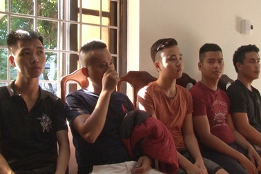 Bắt cóc đôi nam nữ lên đồi đánh đập để đòi nợ