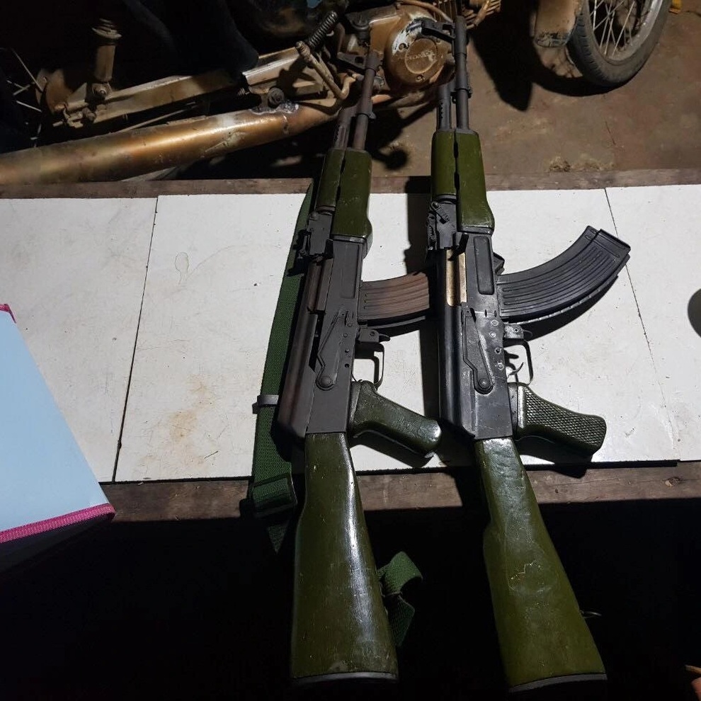 Nhậu xong đột nhập trường học trộm 2 khẩu súng AK - 1 Nhậu xong đột nhập trường học trộm 2 khẩu súng AK - 1