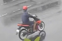 Trót tiêu hết tiền lương, người đàn ông đi cướp vì... sợ về vợ la mắng