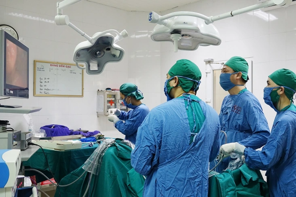 Bất ngờ phát hiện dạ dày chui lên ngực khi đi khám vì nuốt nghẹn - 1 Bất ngờ phát hiện dạ dày chui lên ngực khi đi khám vì nuốt nghẹn - 1