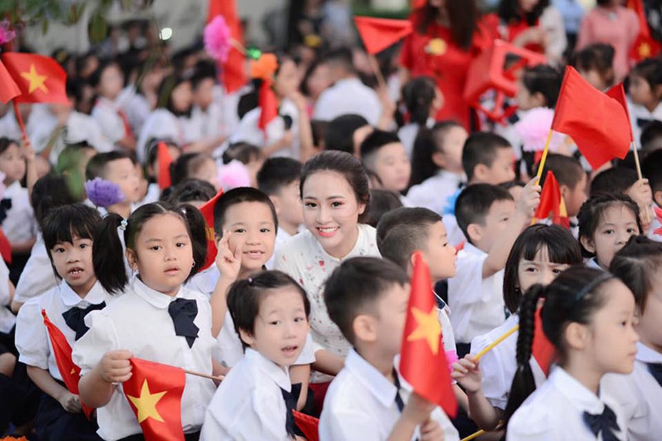 Cô giáo hot girl xinh đẹp, dịu dàng được học trò yêu quý - 2 Cô giáo hot girl xinh đẹp, dịu dàng được học trò yêu quý - 2