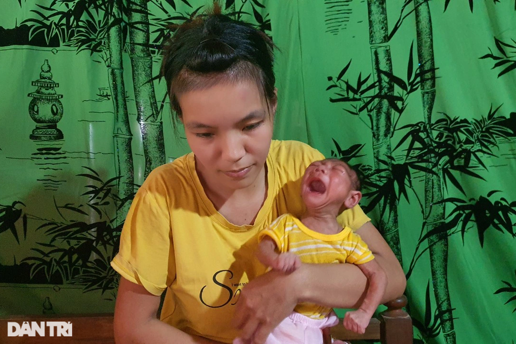 Nỗi đau người mẹ sống như đã chết khi có 2 con mắc bệnh teo não bẩm sinh - 5 Nỗi đau người mẹ sống như đã chết khi có 2 con mắc bệnh teo não bẩm sinh - 5