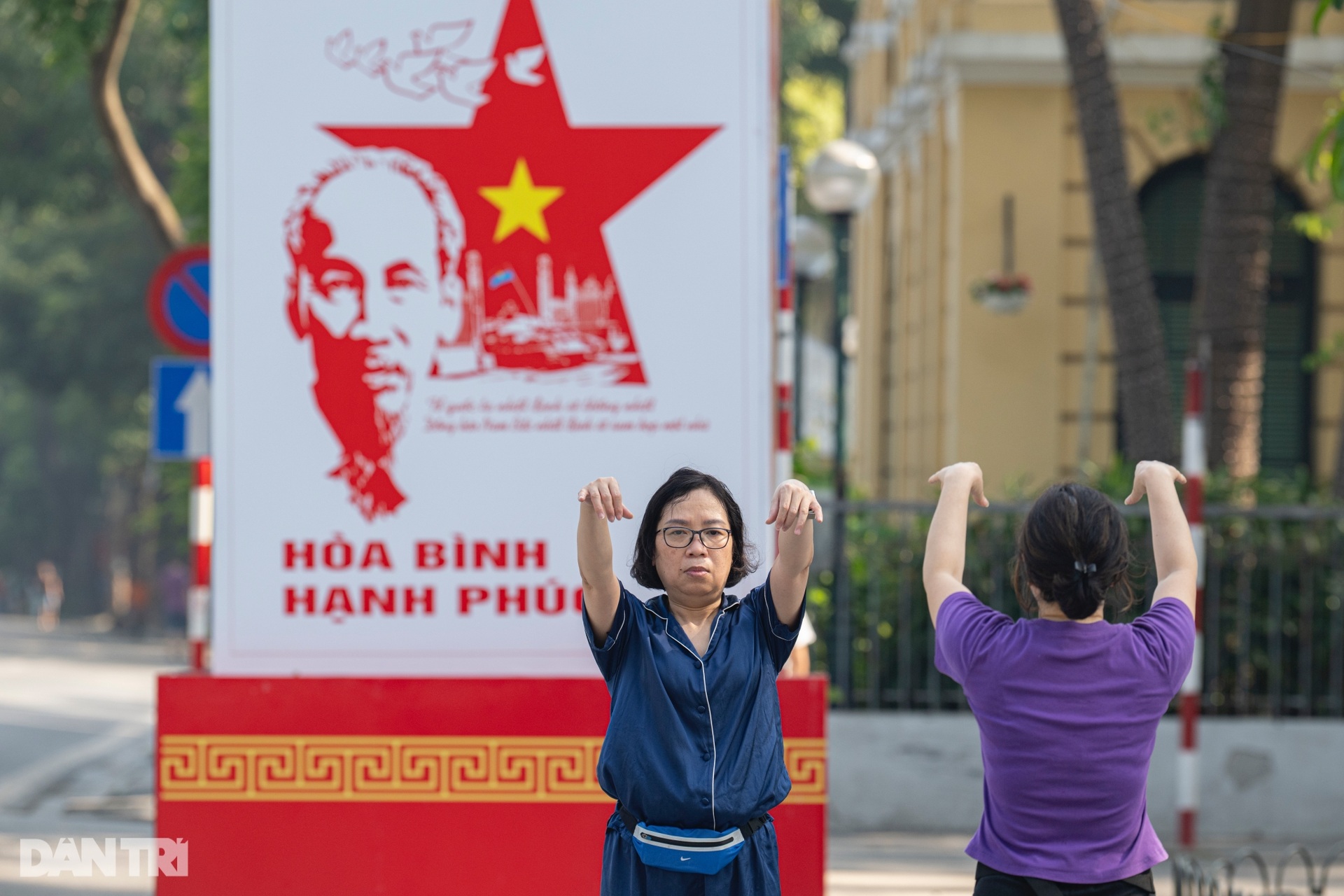 Đường phố Hà Nội thông thoáng, người dân thảnh thơi vui chơi nghỉ lễ - 9 Đường phố Hà Nội thông thoáng, người dân thảnh thơi vui chơi nghỉ lễ - 9