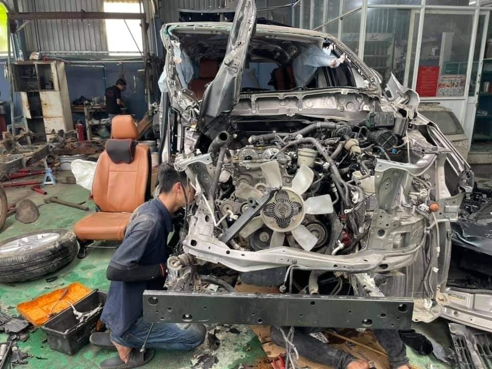 Hình ảnh xe Toyota Innova nát tươm được hồi phục như mới gây ngỡ ngàng - 3