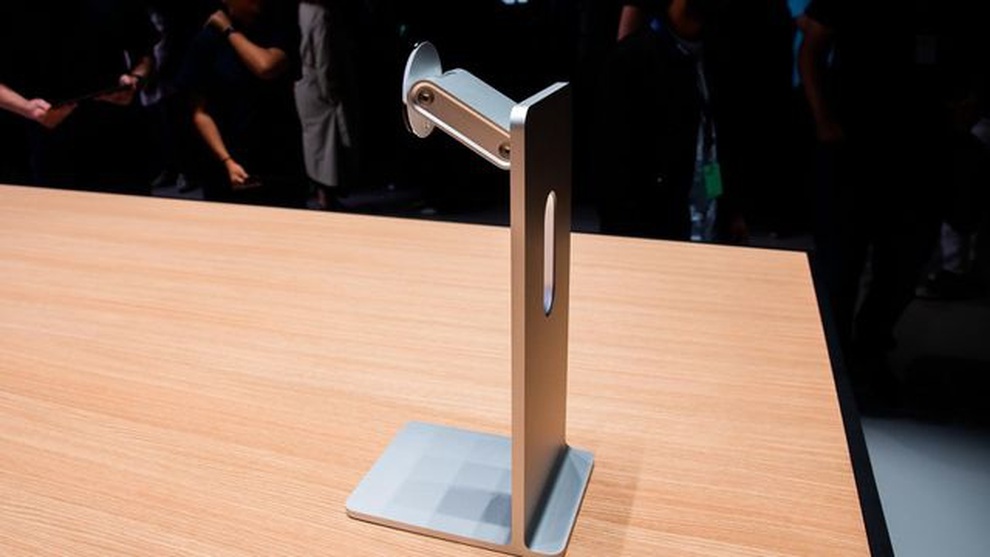 3 món phụ kiện có giá cắt cổ mà Apple từng sản xuất - 2 3 món phụ kiện có giá cắt cổ mà Apple từng sản xuất - 2