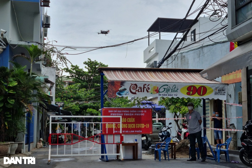 Đà Nẵng tung 15 flycam tuần tra trên không soi người vi phạm giãn cách - 3 Đà Nẵng tung 15 flycam tuần tra trên không soi người vi phạm giãn cách - 3