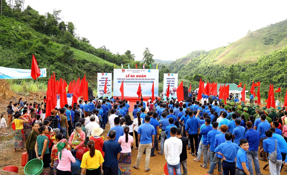 Tỉnh đoàn Nghệ An ra quân tình nguyện ở biên giới Việt - Lào - 3 Tỉnh đoàn Nghệ An ra quân tình nguyện ở biên giới Việt - Lào - 3