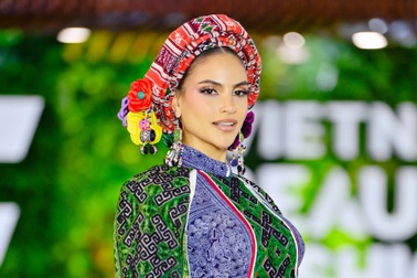 Dàn người đẹp quốc tế ấn tượng trong tà áo dài mang đậm văn hóa Tây Bắc