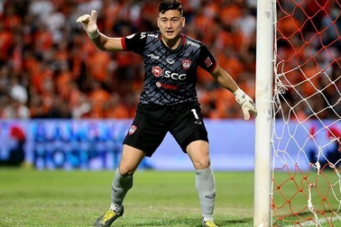 Đặng Văn Lâm chiếm lại suất bắt chính tại Muangthong United