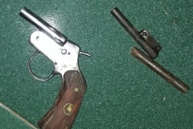 Bắt nhóm đối tượng chế tạo, tàng trữ súng đạn