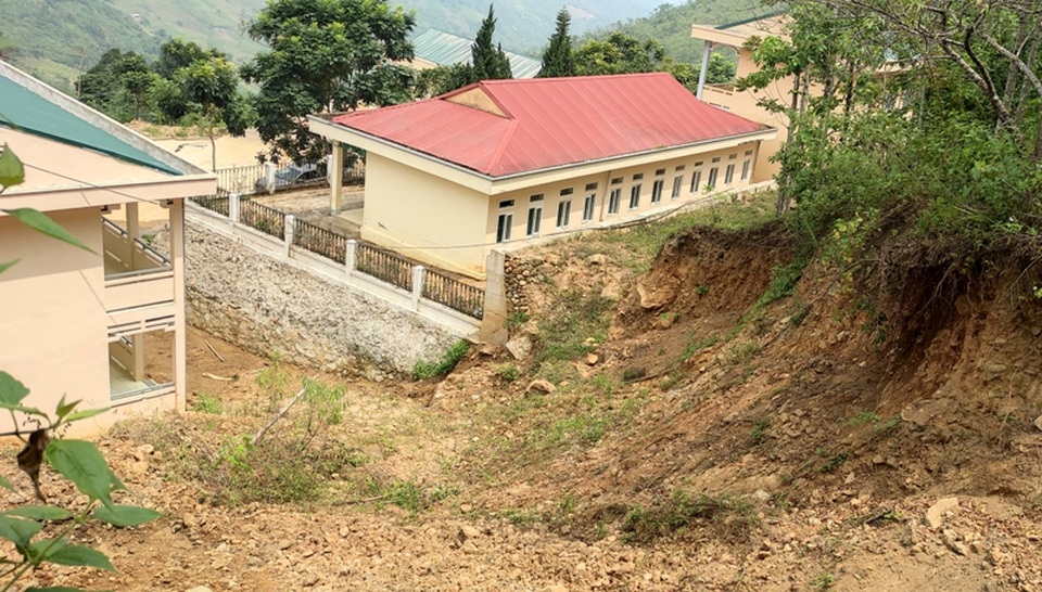 Thanh Hóa: Trường học đóng cửa, học sinh phải đi học nhờ - 4 Thanh Hóa: Trường học đóng cửa, học sinh phải đi học nhờ - 4