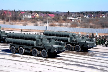 Nga điều tên lửa tối tân bảo vệ Tổng thống Putin tại diễn đàn quan trọng