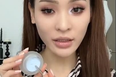 Những màn trang điểm nổi tiếng trên mạng xã hội