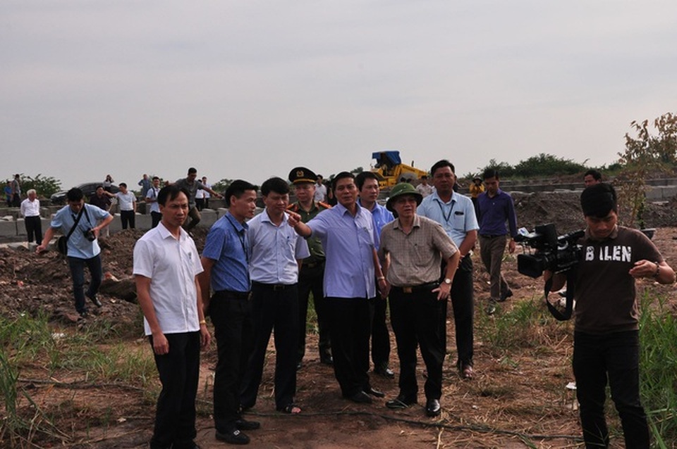 Tái diễn nạn xây dựng trái phép tại điểm nóng “cát cứ”, lấn chiếm đất - 4 Tái diễn nạn xây dựng trái phép tại điểm nóng “cát cứ”, lấn chiếm đất - 4