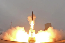 Nhân loại vừa chứng kiến   trận chiến ngoài không gian đầu tiên?