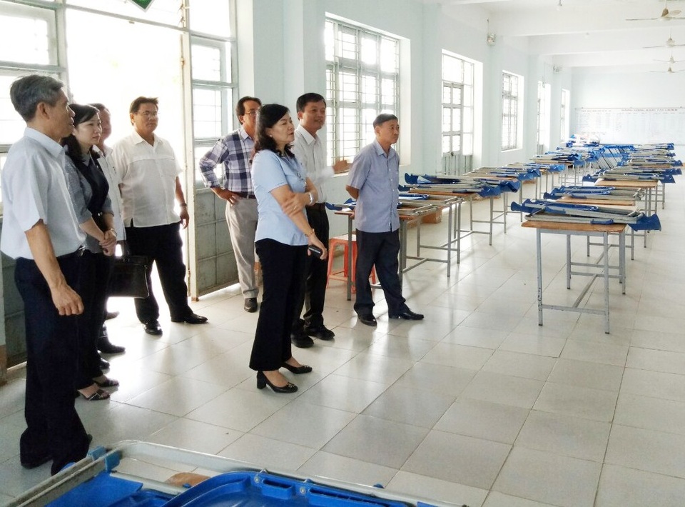 Phó Chủ tịch Bạc Liêu kiểm tra việc đi học trở lại của học sinh THPT - 5 Phó Chủ tịch Bạc Liêu kiểm tra việc đi học trở lại của học sinh THPT - 5