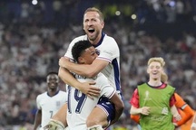 Harry Kane: "Tôi xứng đáng được hưởng phạt đền"