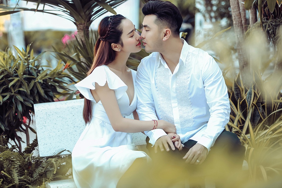 Vợ chồng Ưng Hoàng Phúc chia sẻ cách “giữ lửa” của tình yêu - 1 Vợ chồng Ưng Hoàng Phúc chia sẻ cách “giữ lửa” của tình yêu - 1