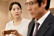 Bố tái hôn 3 lần, lần nào cũng bắt tôi làm một việc đáng xấu hổ