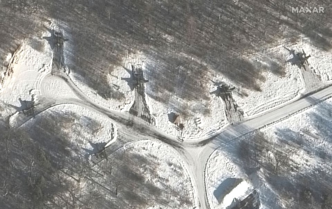 Ảnh vệ tinh hé lộ dàn vũ khí Nga sát biên giới Ukraine - 1 Ảnh vệ tinh hé lộ dàn vũ khí Nga sát biên giới Ukraine - 1