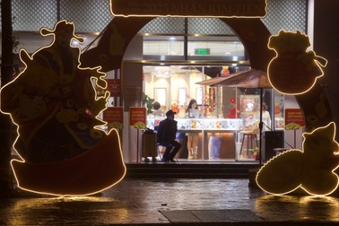 "Phố vàng" Hà Nội, TPHCM vắng người ngày vía Thần Tài