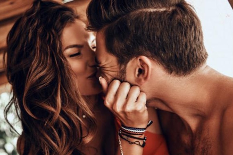 Chuyện gì xảy ra trong cơ thể khi chúng ta rơi vào lưới tình? - 1 Chuyện gì xảy ra trong cơ thể khi chúng ta rơi vào lưới tình? - 1