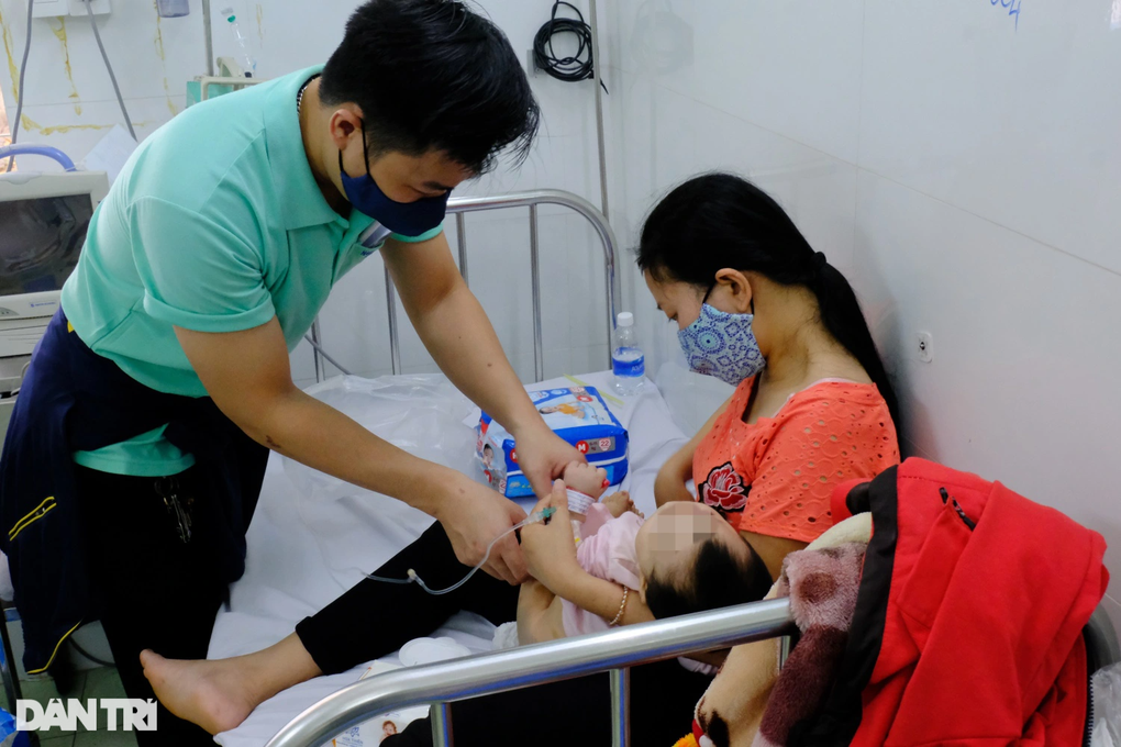 Tử vong do sốt xuất huyết tăng cao: 6 dấu hiệu trở nặng, đừng để quá muộn - 1 Tử vong do sốt xuất huyết tăng cao: 6 dấu hiệu trở nặng, đừng để quá muộn - 1