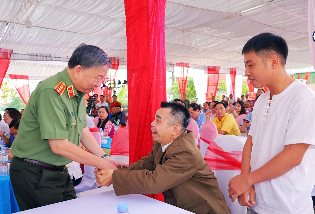 Đại tướng Tô Lâm dự Ngày hội đại đoàn kết tại xã nông thôn mới nâng cao - 2 Đại tướng Tô Lâm dự Ngày hội đại đoàn kết tại xã nông thôn mới nâng cao - 2
