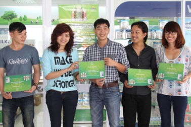 Khách hàng uống Vfresh Smoothie sở hữu 15 chiếc iPhone 5 