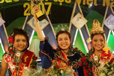 “Em tự hào vì mình là người Dân tộc Tày…” 