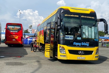 TPHCM tính cấm xe khách vào nội đô
