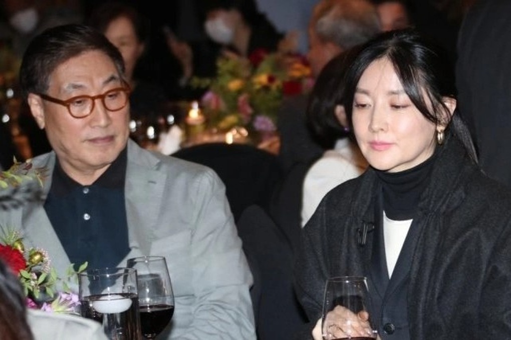 Người bạn đời giàu có hậu thuẫn nàng Dae Jang Geum Lee Young Ae - 7 Người bạn đời giàu có hậu thuẫn nàng Dae Jang Geum Lee Young Ae - 7