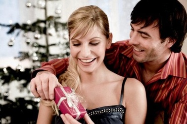 Con trai mượn “Valentine trắng” để… trốn ngày Valentine! 