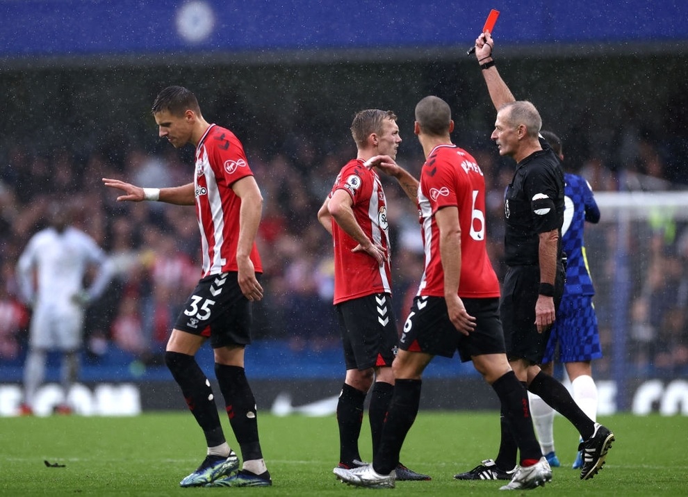 Hạ gục Southampton, Chelsea giành ngôi đầu bảng Premier League - 2 Hạ gục Southampton, Chelsea giành ngôi đầu bảng Premier League - 2