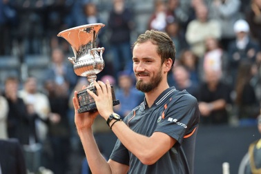 Daniil Medvedev lần đầu vô địch Rome Masters