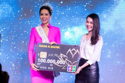 H’Hen Niê dùng thẻ tín dụng nhiều đặc quyền khi “chinh chiến” tại Miss Universe 2018